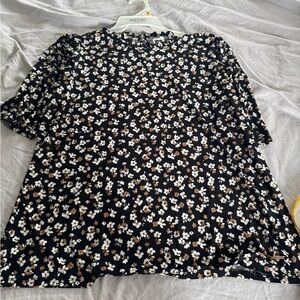 Anne Klein Black and White Floral Blouse